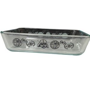 Pyrex Star Wars Darth Vader 3 Cup Rectangular Storage Glass Pan No Lid 750 mL.